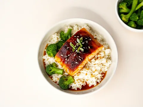 Teriyaki salmon with short-grain rice and sesame broccoli